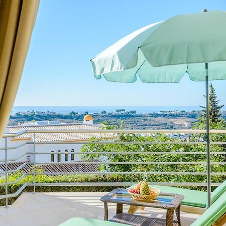 Bnb Homes Ocean View Apartment With Huge Sunny Terrace, 2 Swimming Pools & Tennis Court Албуфейра Екстер'єр фото