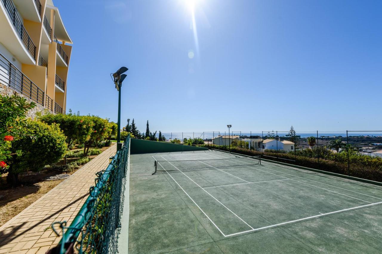 Bnb Homes Ocean View Apartment With Huge Sunny Terrace, 2 Swimming Pools & Tennis Court Албуфейра Екстер'єр фото