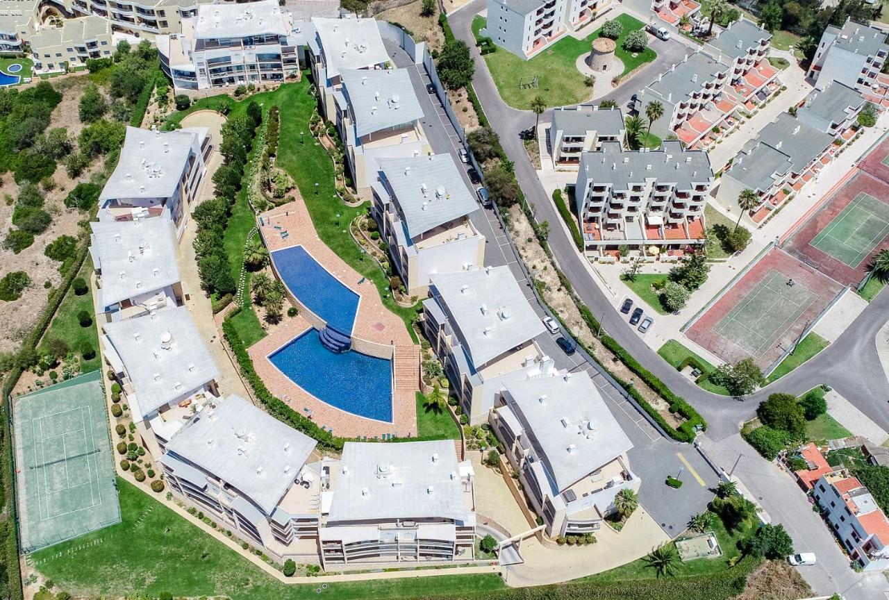 Bnb Homes Ocean View Apartment With Huge Sunny Terrace, 2 Swimming Pools & Tennis Court Албуфейра Екстер'єр фото