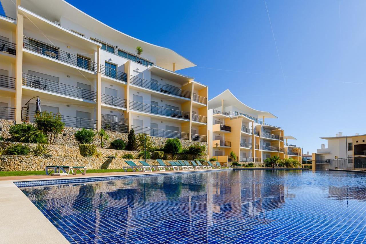 Bnb Homes Ocean View Apartment With Huge Sunny Terrace, 2 Swimming Pools & Tennis Court Албуфейра Екстер'єр фото